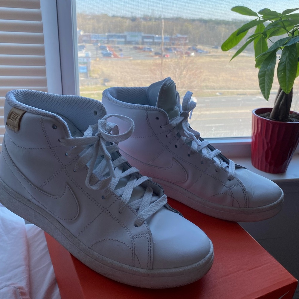 Womens Nike Court Royale 2 Mid Size 8.5